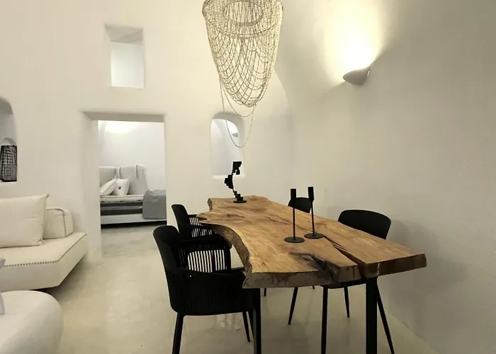 Ater Albus Collection By K&k Imerovigli